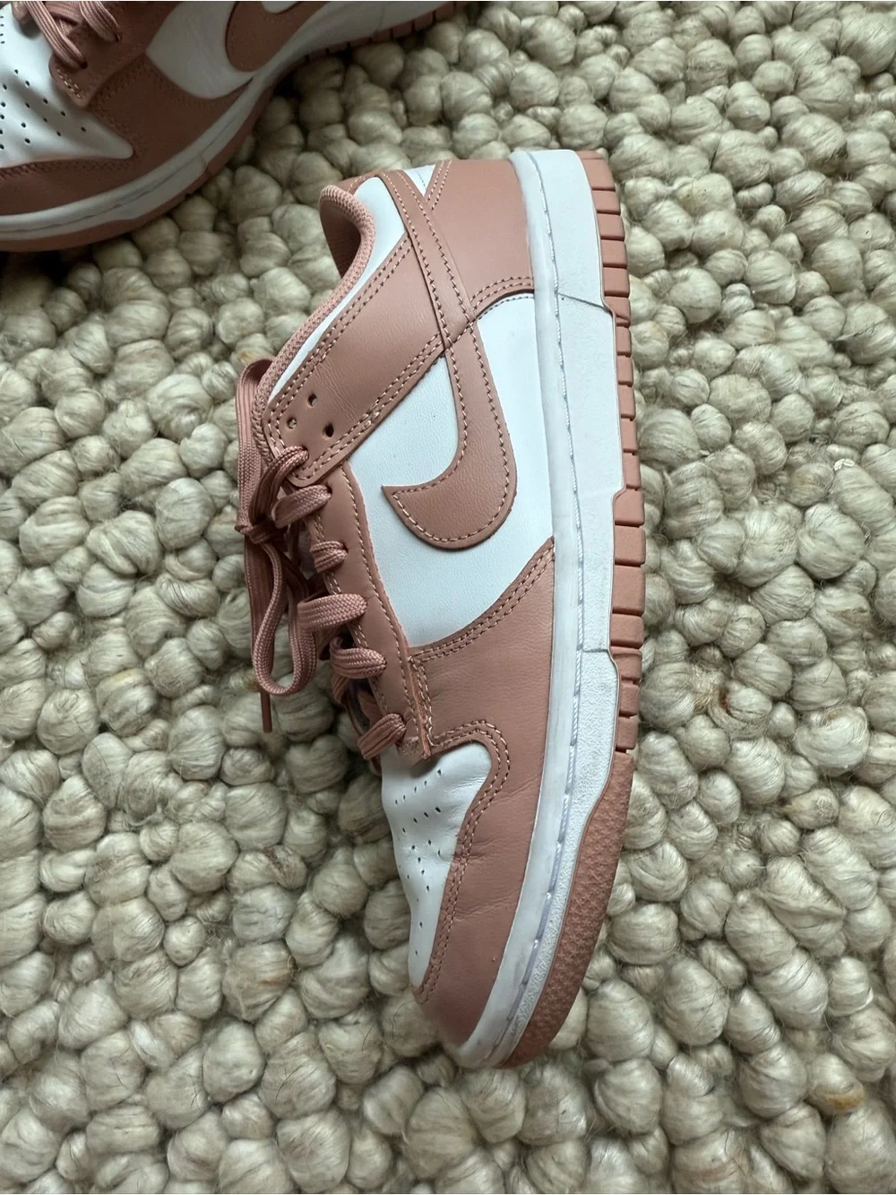 Nike Women’s dunk low Sneakers - 8.5 - Picture 2 of 7